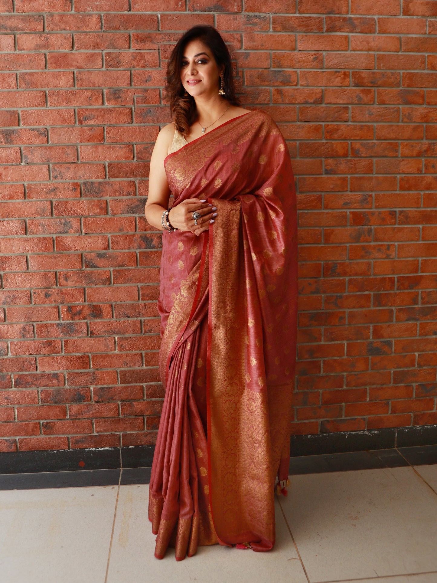 Wet Coral Handloom Baswada Silk Saree