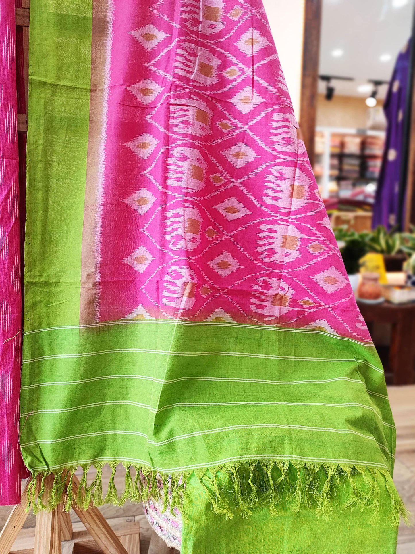 Apple Green & Deep Pink Pure Cotton Handloom Ikkat Suit Set