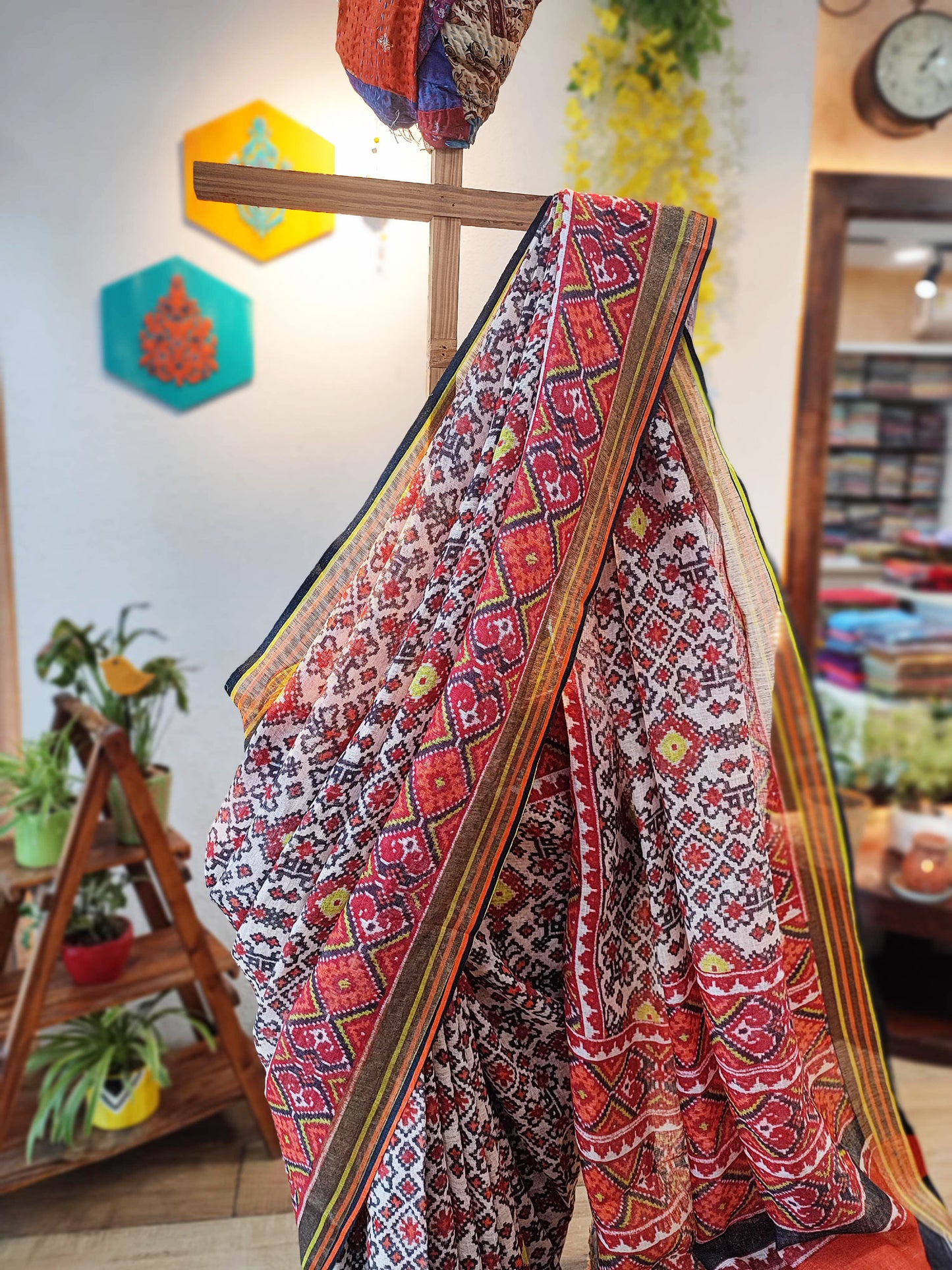 Red, White & Black Geometric Print Linen Saree