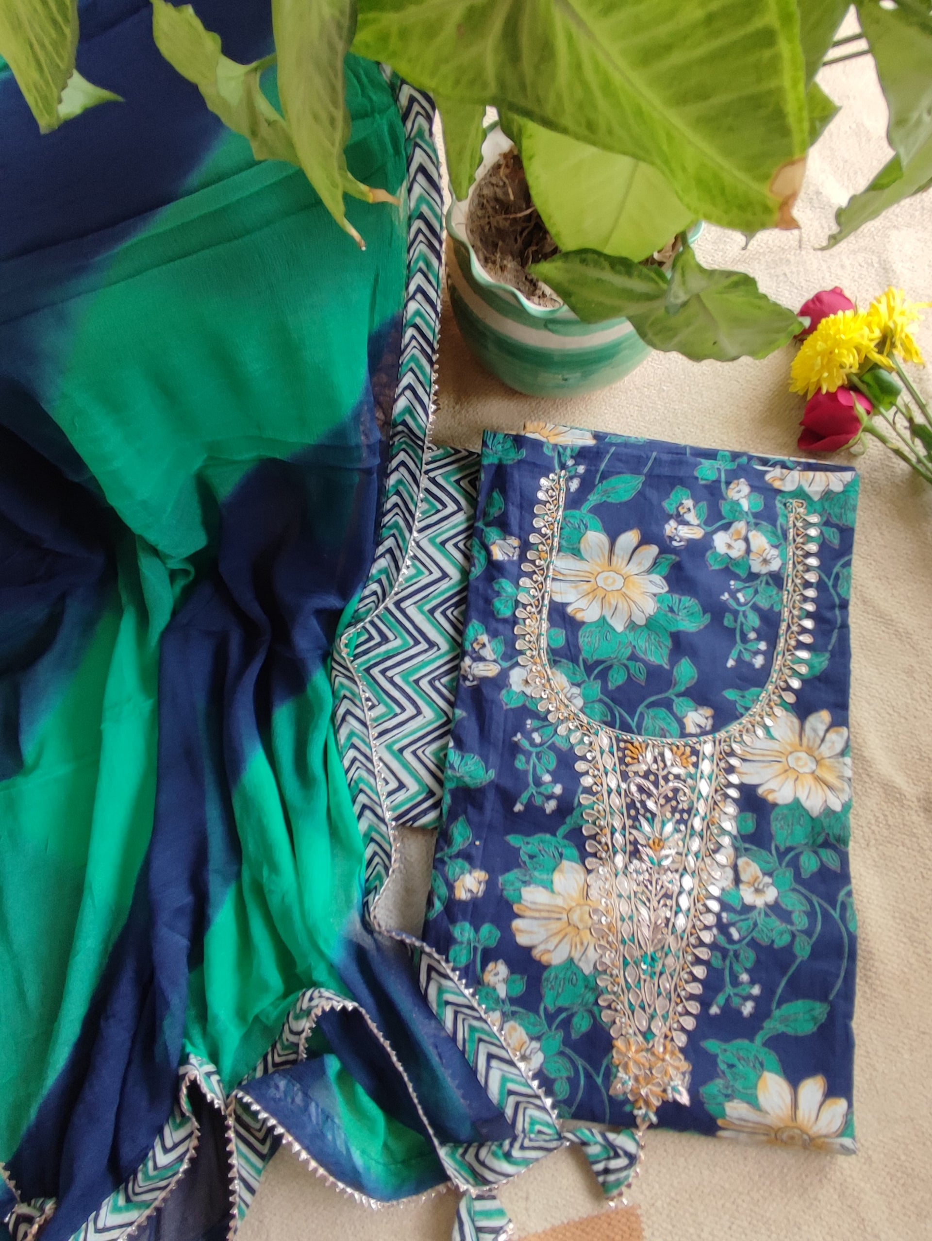 Peacock Blue Quirky Floral Printed Muslin Cotton Sarong. – Dupatta