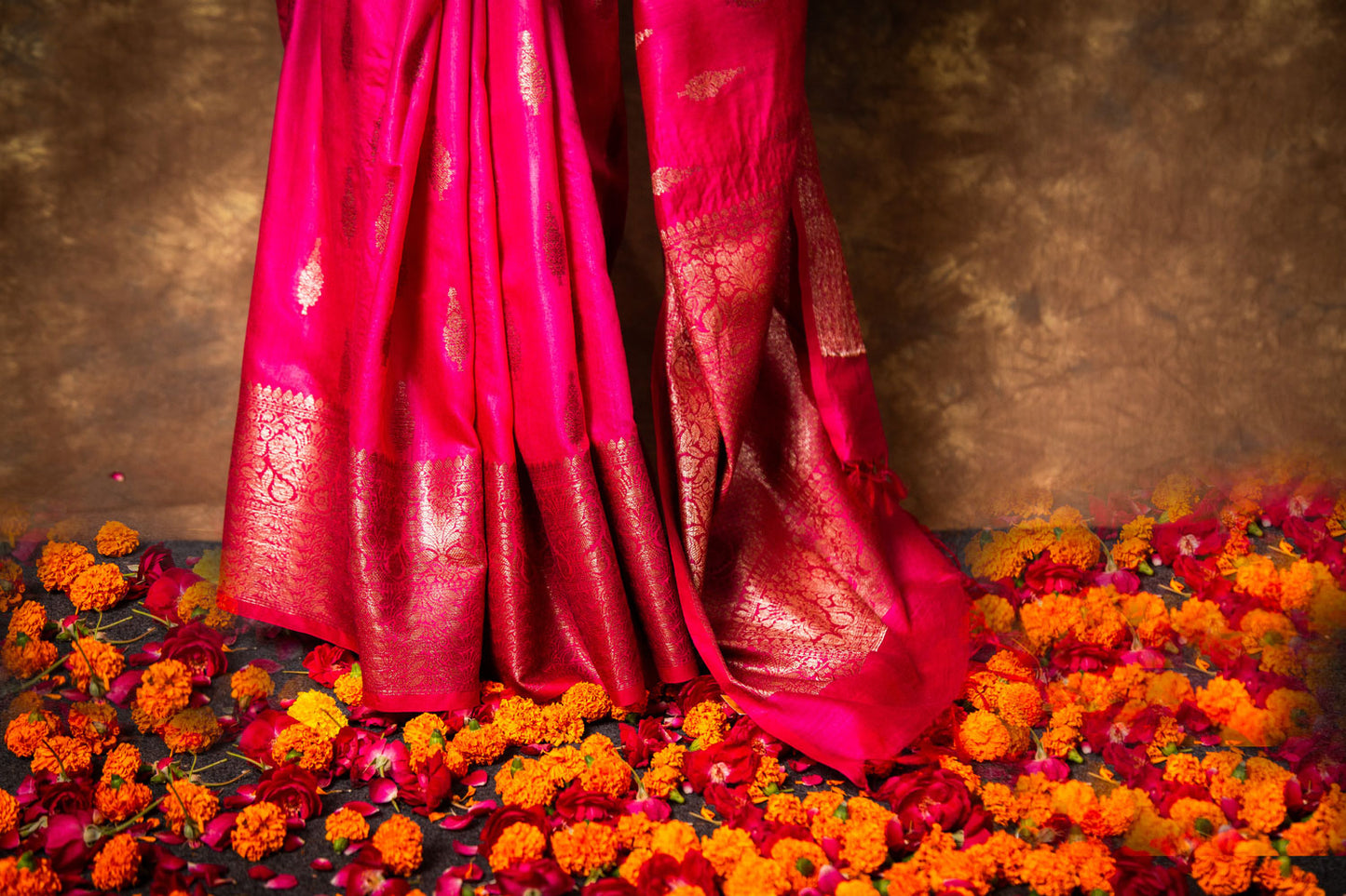 Hot Pink Handloom Moonga Silk Saree with Zari Weaving & Matching Zari Woven Blouse